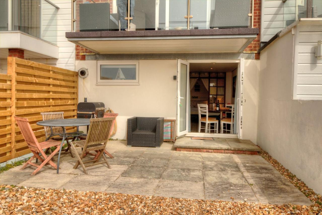 Pass The Keys Shore To Please - Sea Views And Beach Front Modern 1Bed Apt With Sofabed Portsmouth Exterior foto